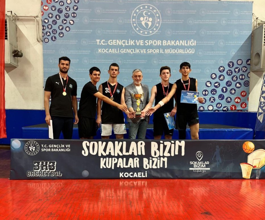 cayirovanin-genc-basketbolculari-il-sampiyonu-oldu