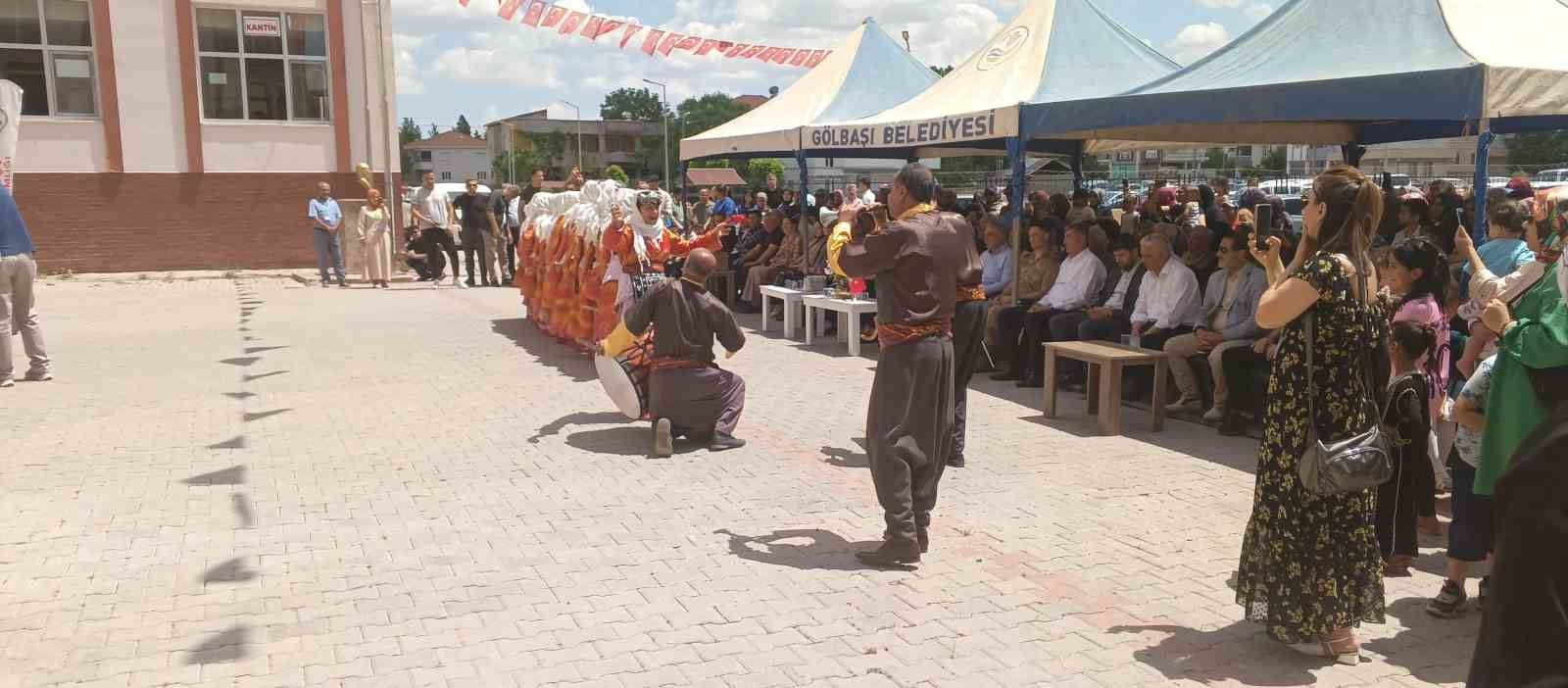 golbasi-halk-egitim-merkezi-yilsonu-sergisi-acildi