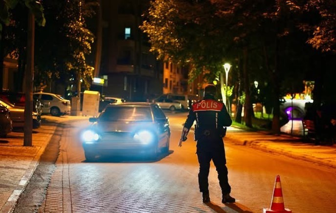 ispartada-asayis-ve-trafik-uygulamasinda-13-surucuye-cezai-islem-uygulandi