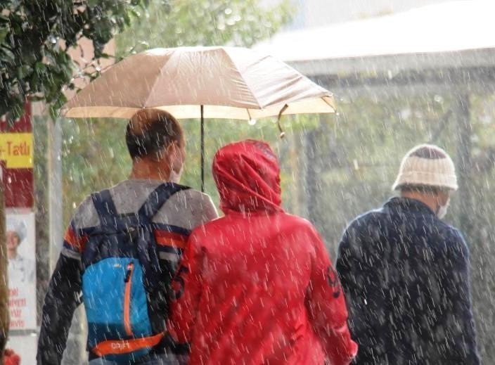 meteoroloji-uyardi-aydinda-gok-gurultulu-kuvvetli-saganak-yagis-bekleniyor