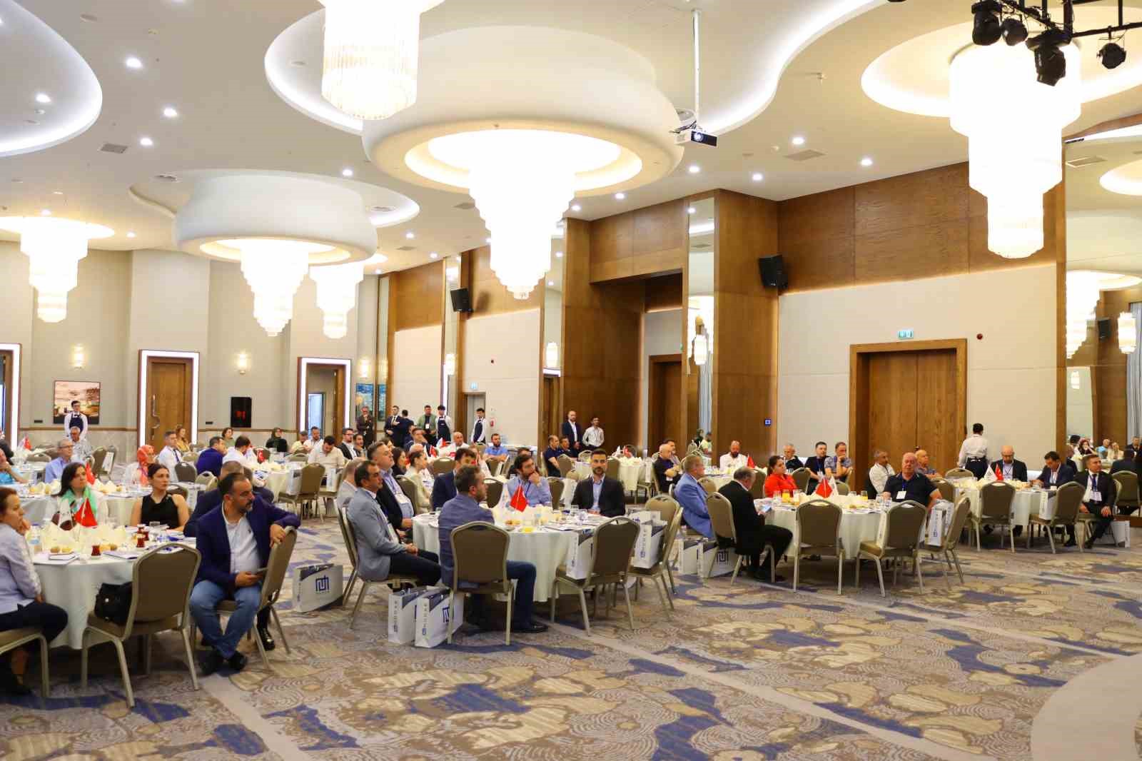 muradiye-osb-genel-kurulunda-en-cok-ihracat-yapan-firmaya-odul