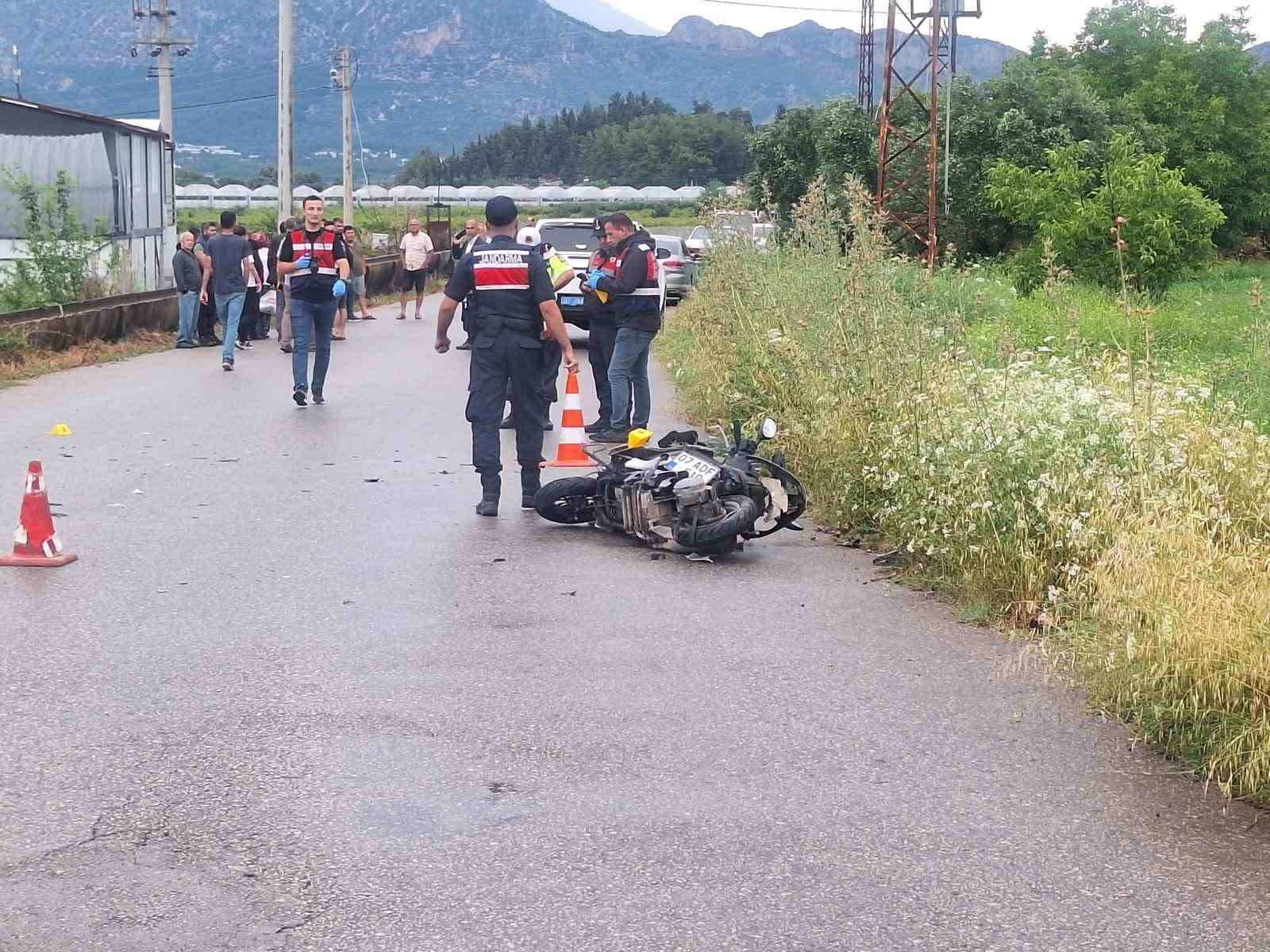 otomobil-ile-motosikletin-carpistigi-kazada-1-kisi-hayatini-kaybetti