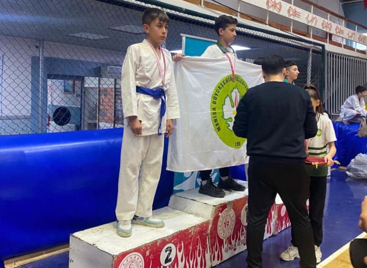 sarigollu-ogrenci-karate-milli-takiminda-yarisacak