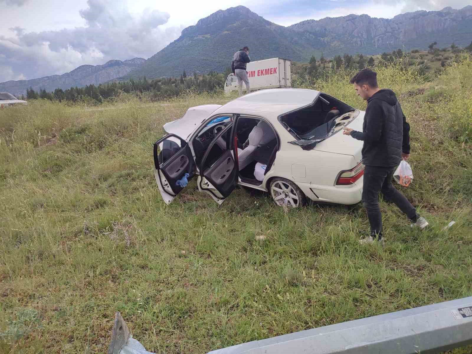 seydisehirde-trafik-kazasi-1-yarali