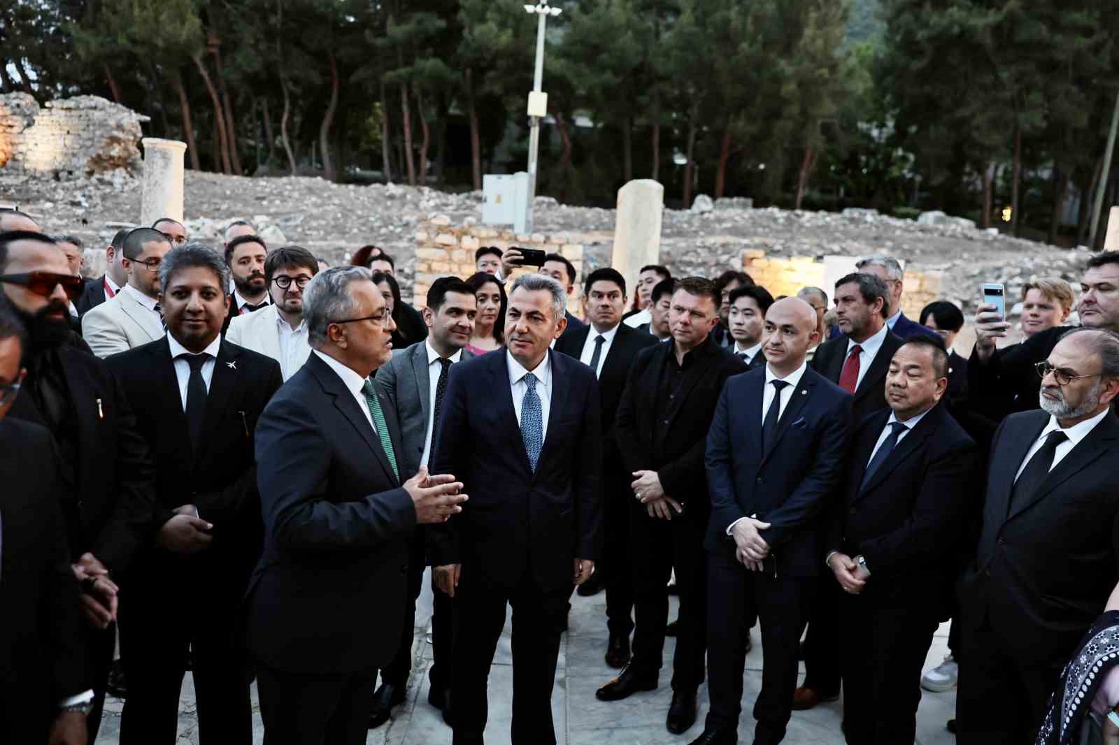 thynin-connect-to-turkiye-etkinligi-izmirde-buyuk-ilgi-gordu