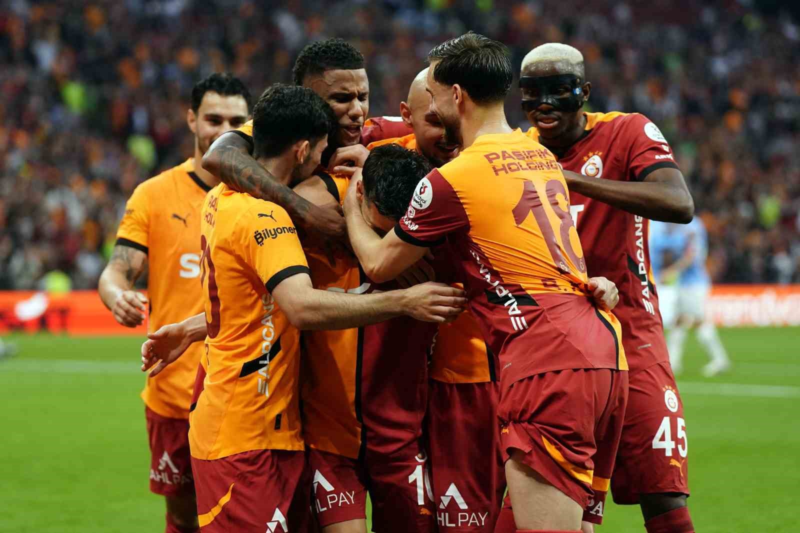 trendyol-super-lig-galatasaray-1-basaksehir-0-ilk-yari