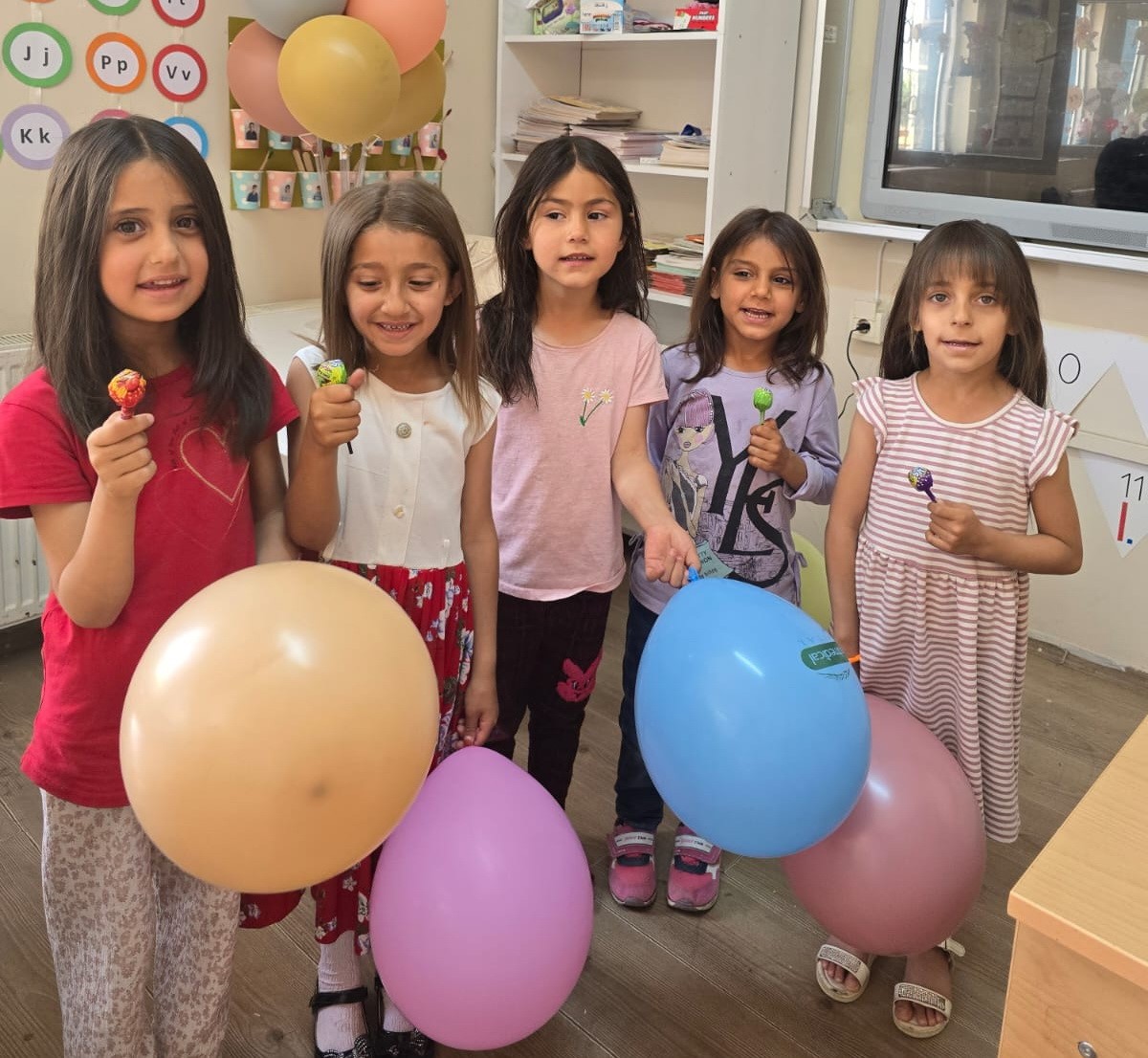 42-kiz-ogrenciye-ucretsiz-sac-kesimi-hizmeti-verildi