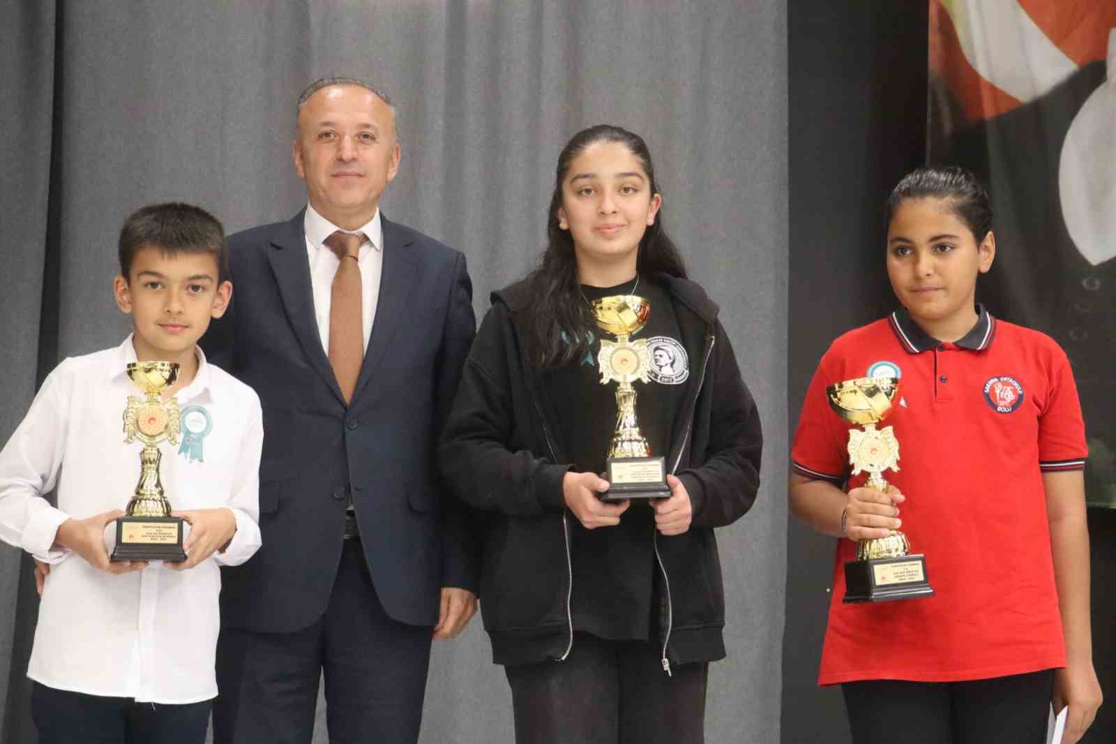 atiklari-sanata-donusturduler-temiz-dunyayi-kaleme-aldilar