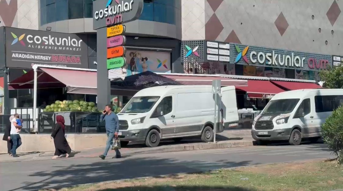 batmanda-market-aracinin-kaldirim-isgali-tepki-cekti