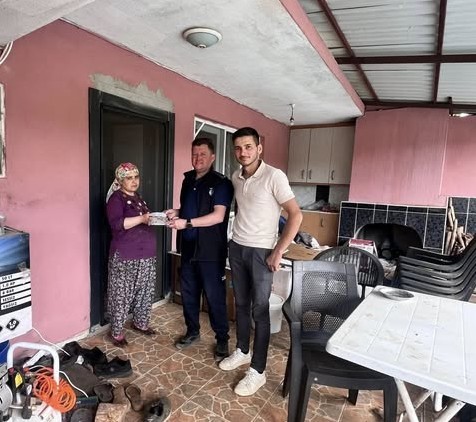beyagacta-yasagini-delen-dugunculerin-dagittigi-okular-toplaniyor