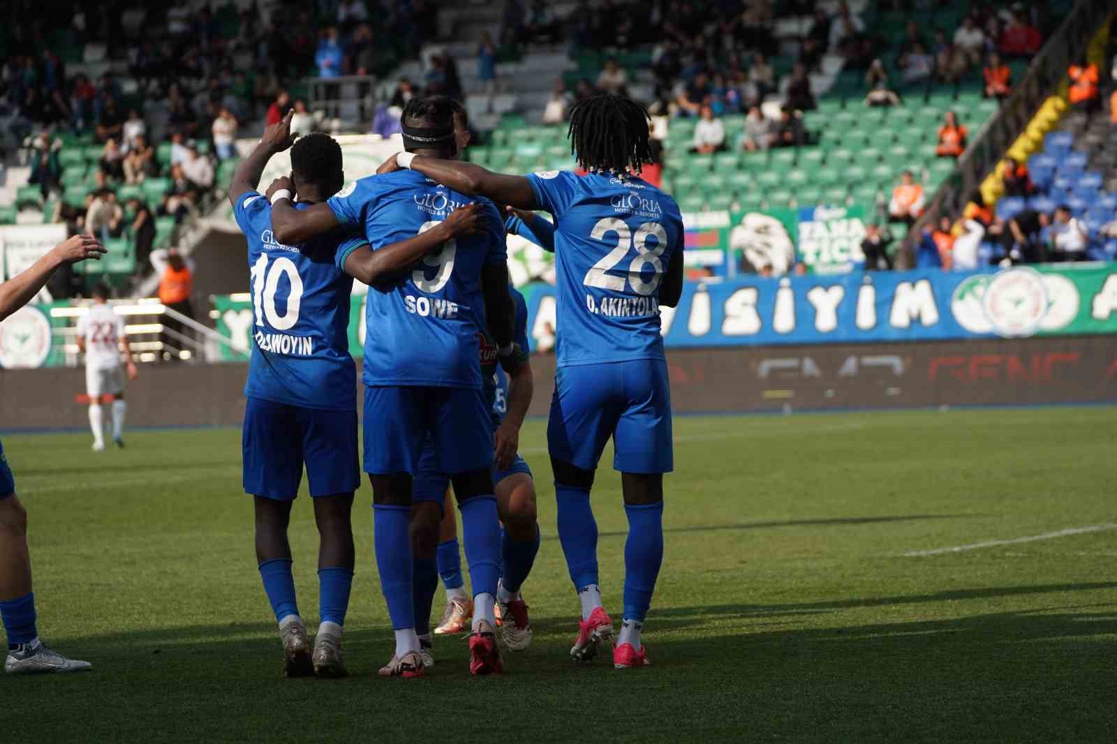 caykur-rizespor-super-ligde-800-macina-cikti