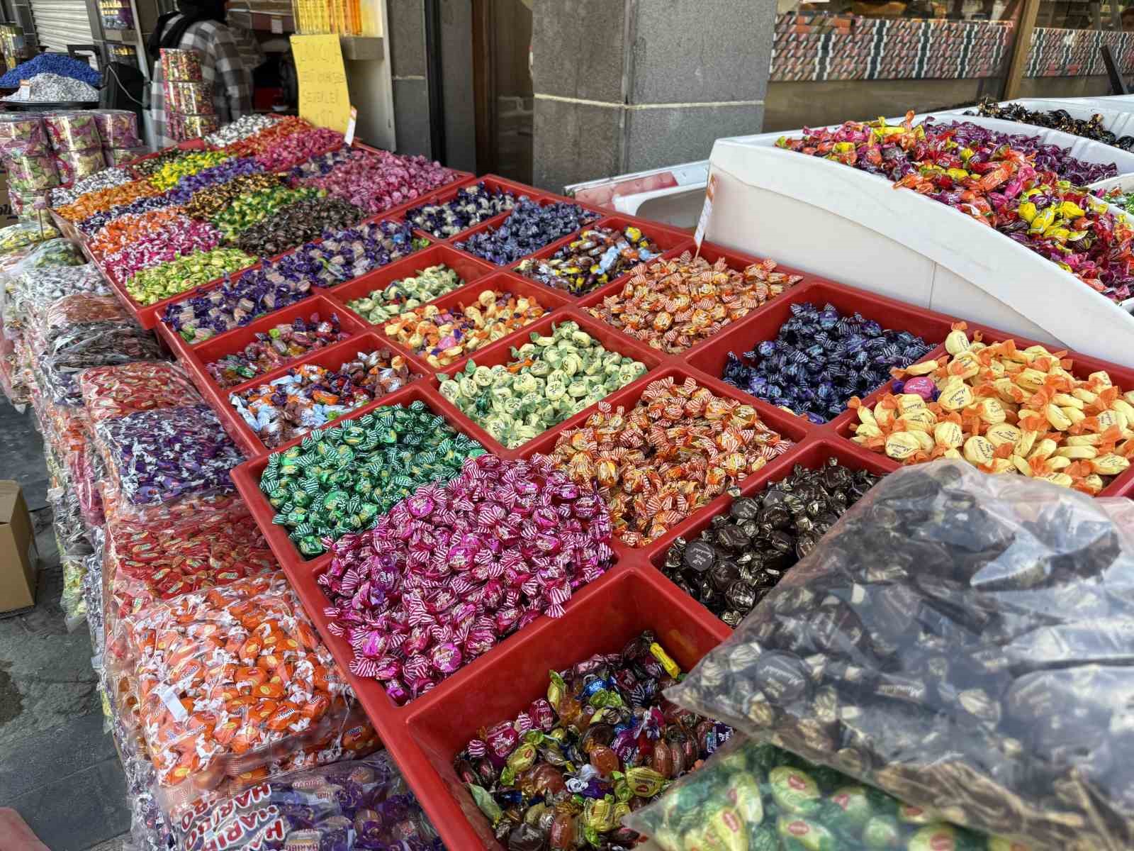 diyarbakirda-bayram-sekerleri-tezgahtaki-yerlerini-aldi