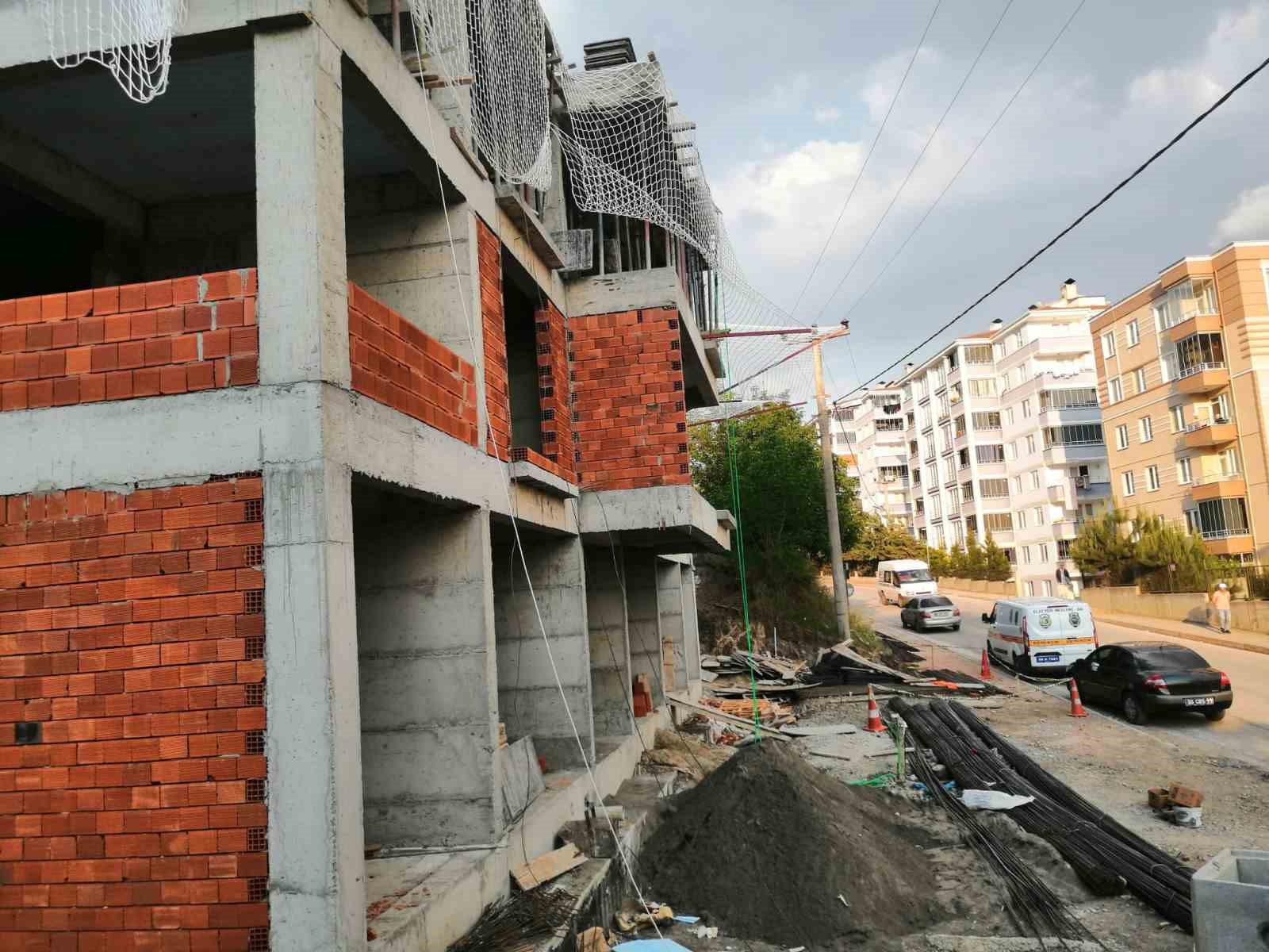 elektrik-akimina-kapilan-isci-hayatini-kaybetti