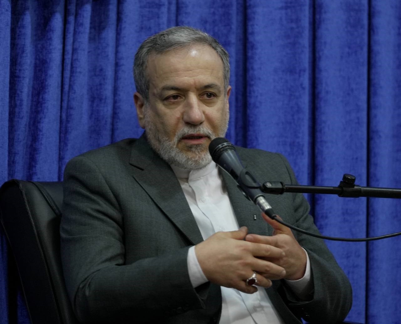 iran-disisleri-bakani-arakci-nukleer-silaha-sahip-olmak-kabul-edilemez-bir-durum