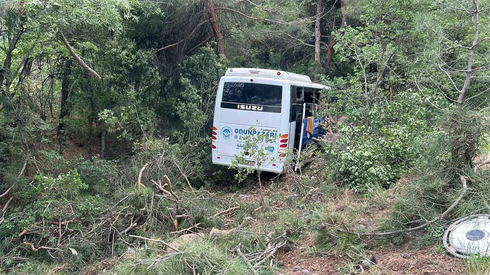 mihalgazi-eskisehir-yolunda-midibus-sarampole-uctu-28-yarali
