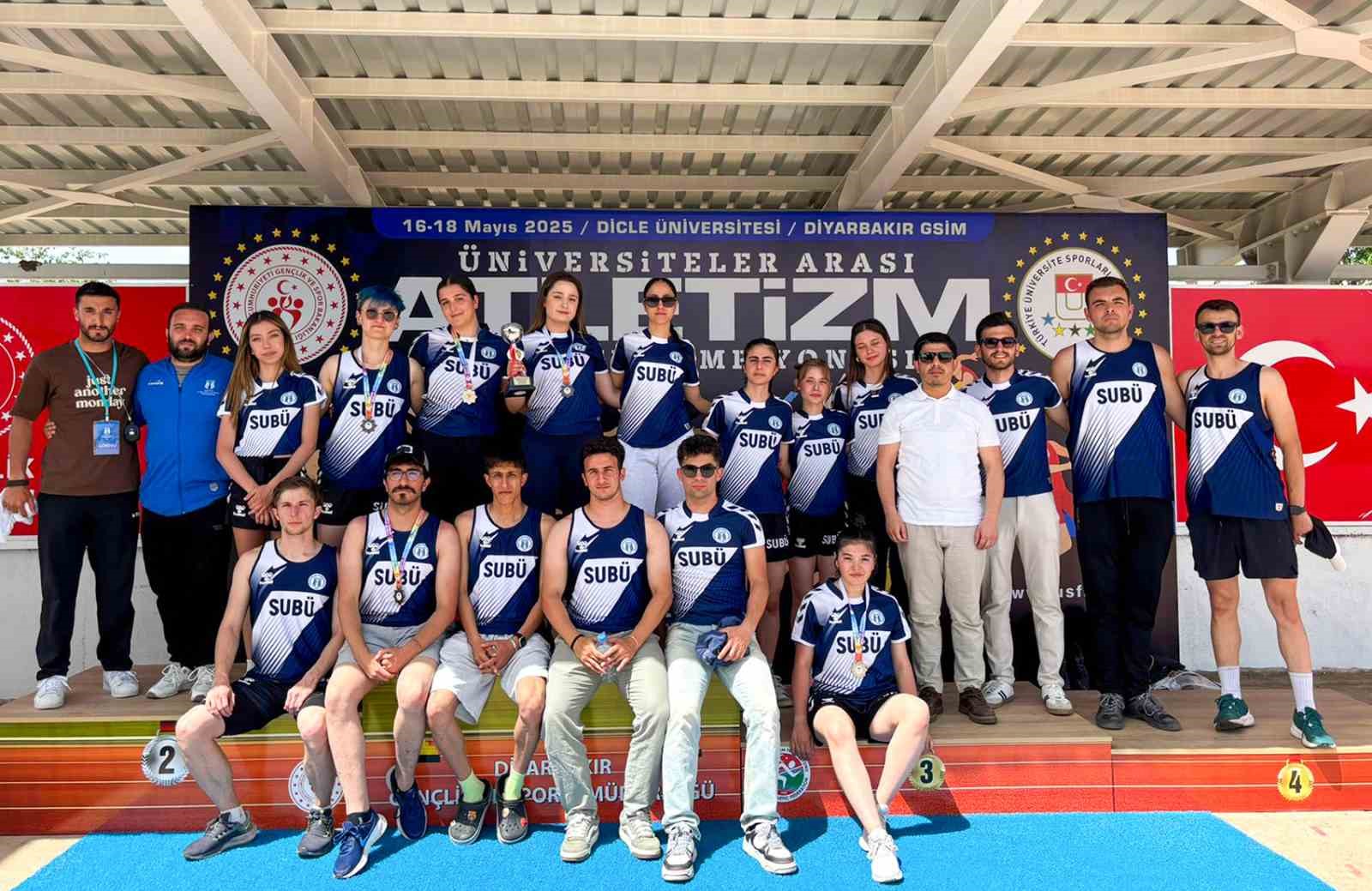 universiteler-arasi-atletizm-turkiye-sampiyonasindan-madalyalar-ve-kupa-ile-donduler