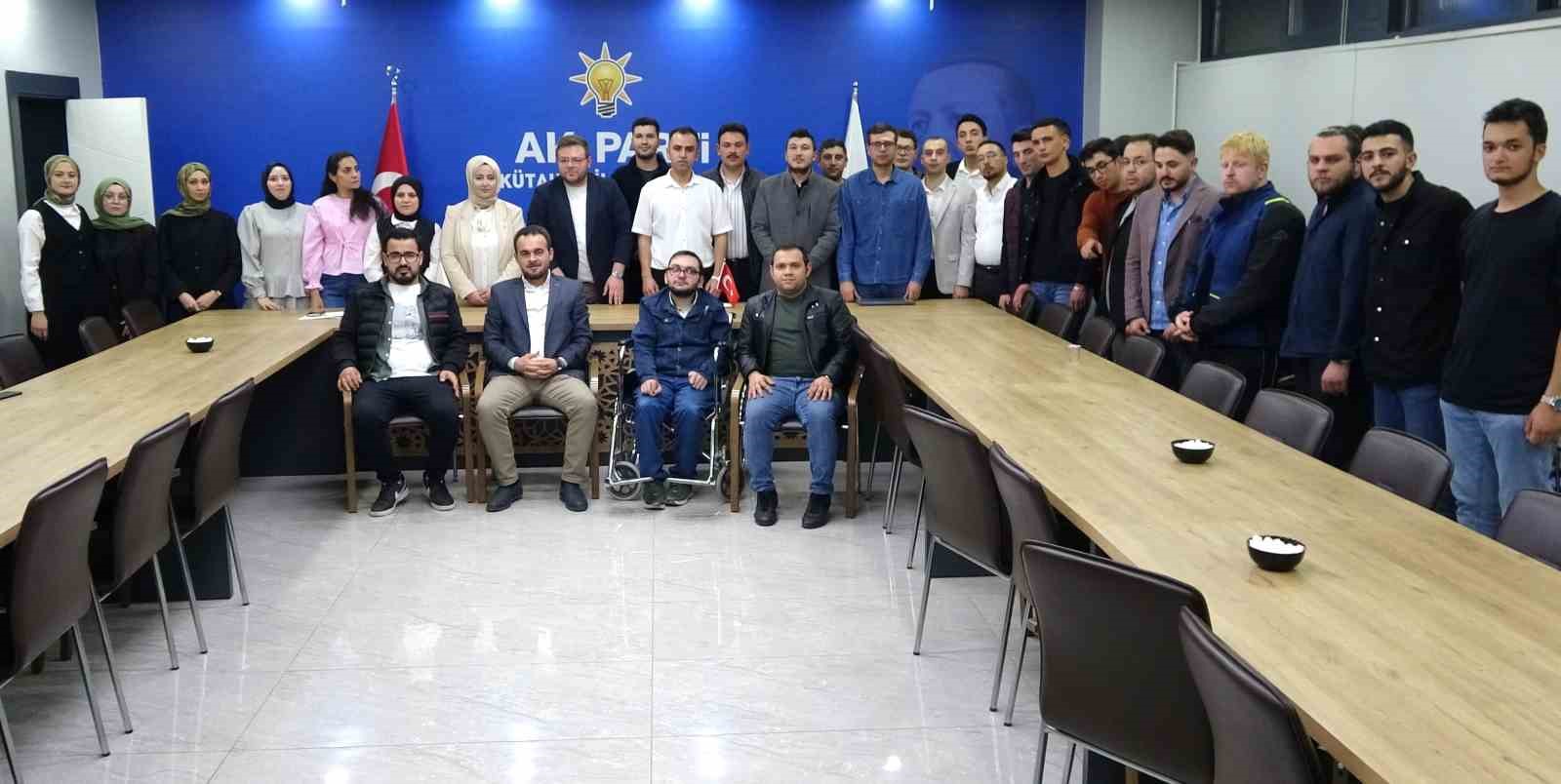 ak-parti-kutahya-il-genclik-kollari-baskanliginin-yeni-yonetimi-aciklandi-0-jpg