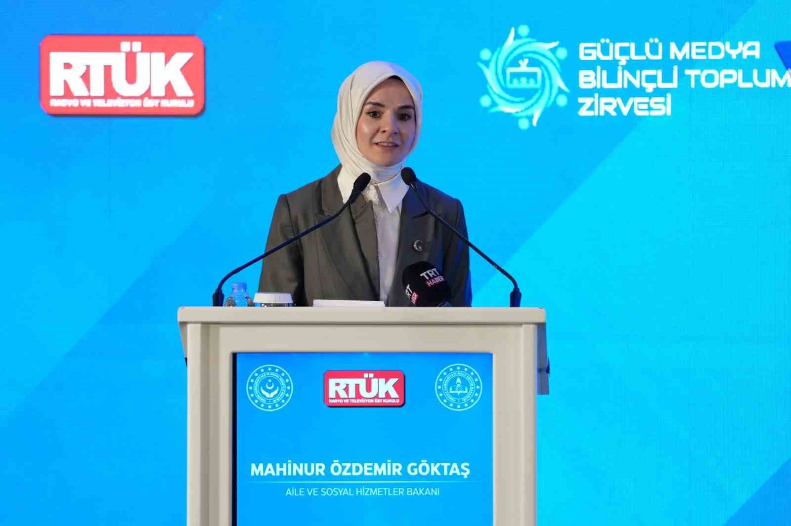 bakan-goktas-medya-sadece-yansitmaz-ayni-zamanda-sekillendirir-0-jpg