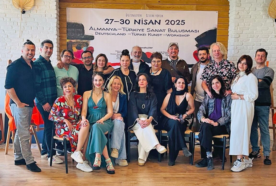 cesmede-turk-alman-sanat-bulusmasi-7-alacati-sanat-calistayi-ve-sergisi-sanatseverlerle-bulustu-0-jpg