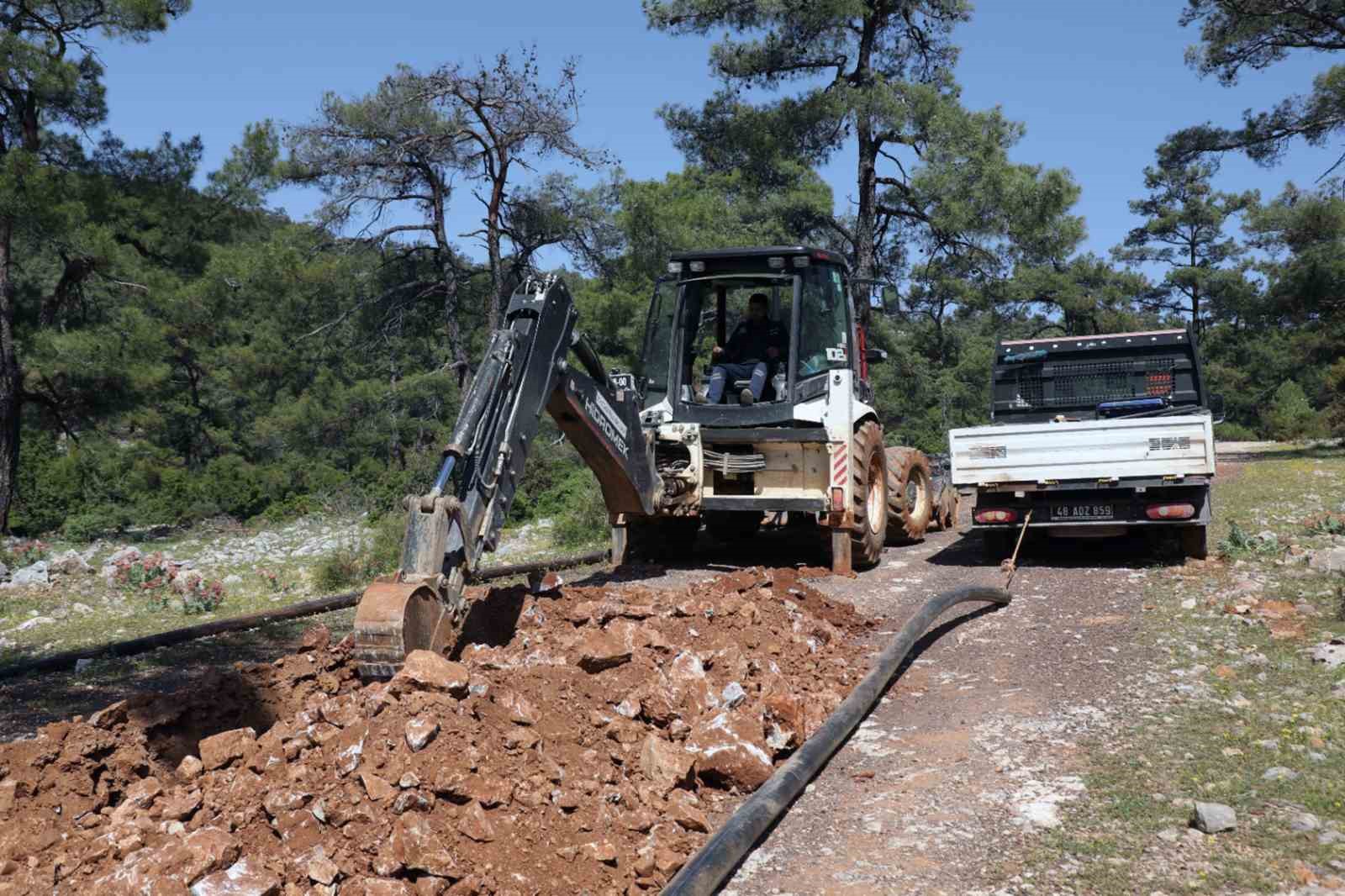 cirpi-mahallesinin-icme-suyu-hatlarini-yenileniyor-0-jpg