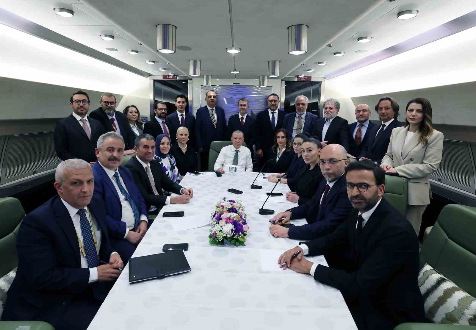 cumhurbaskani-erdogan-dostum-trumpla-yeni-donemde-ikili-iliskilerimize-cok-farkli-bir-ivme-kazandiracagimiza-inaniyorum-kendisinin-rusya-ukrayna-basta-olmak-uzere-baris-vizyonunu-da-destek-0-jpg