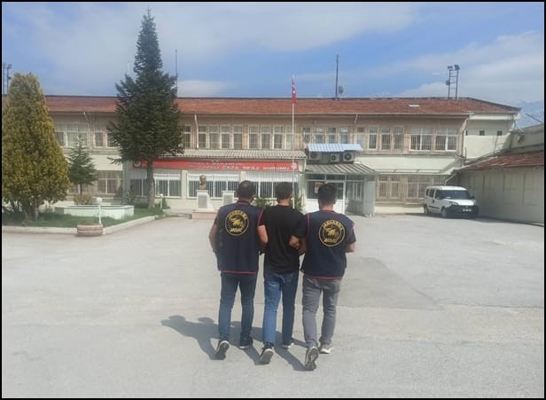 hirsizlik-sucundan-18-yil-hapis-cezasi-ile-aranan-sahis-yakalandi-0-jpg