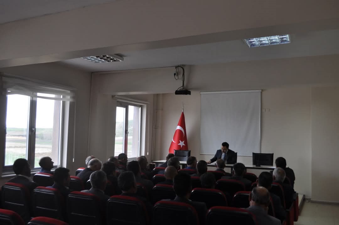 kaymakam-demirtas-muhtarlarla-bulustu-0-jpg