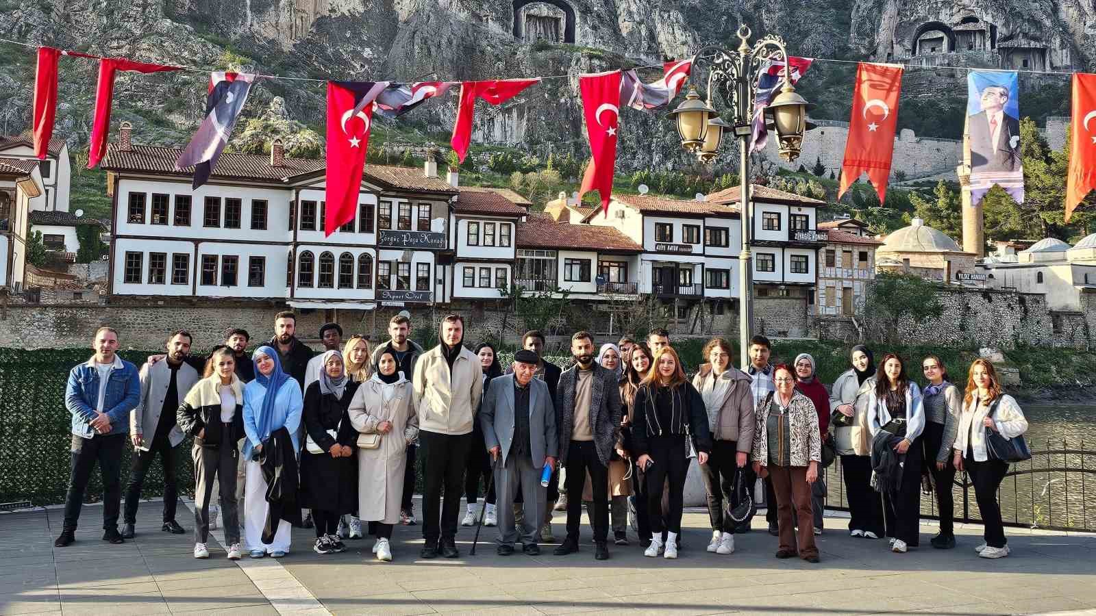 kbu-mimarlik-ogrencileri-tokat-ve-amasyada-yapilari-yerinde-inceledi-0-jpg