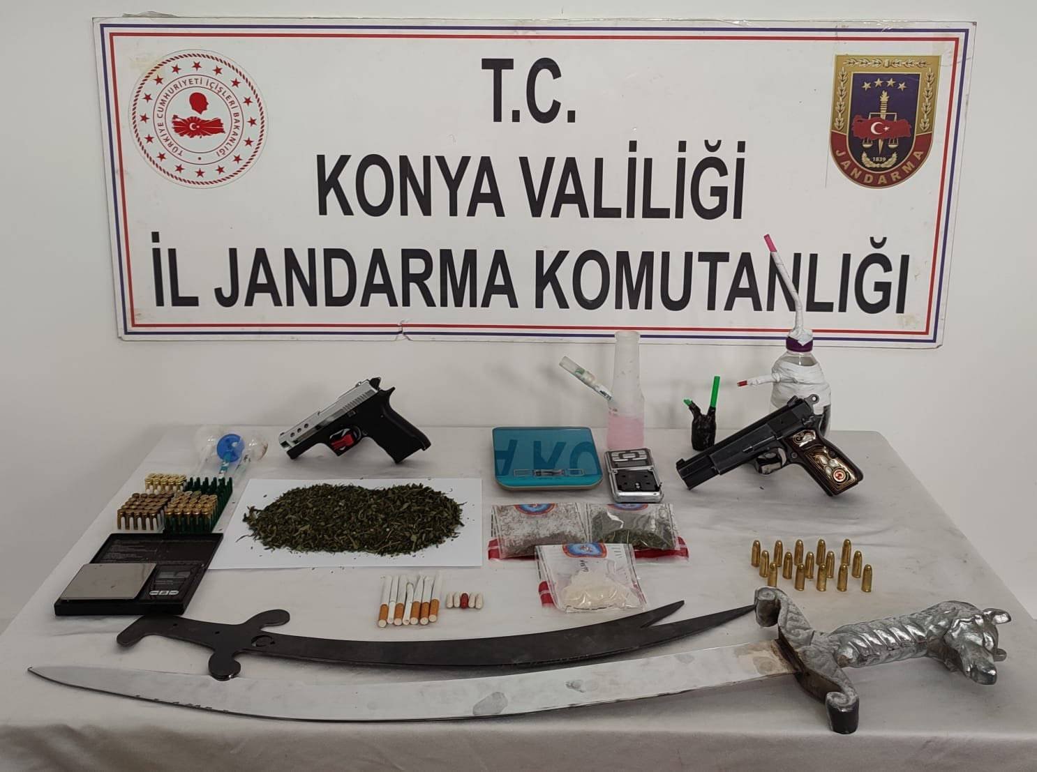 konyada-jandarmadan-uyusturucu-operasyonu-0-jpg