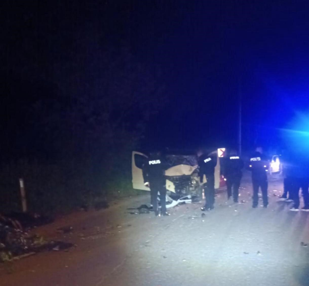 sakaryada-otomobilin-carptigi-motosiklet-paramparca-oldu-motokurye-hayatini-kaybetti-0-jpg