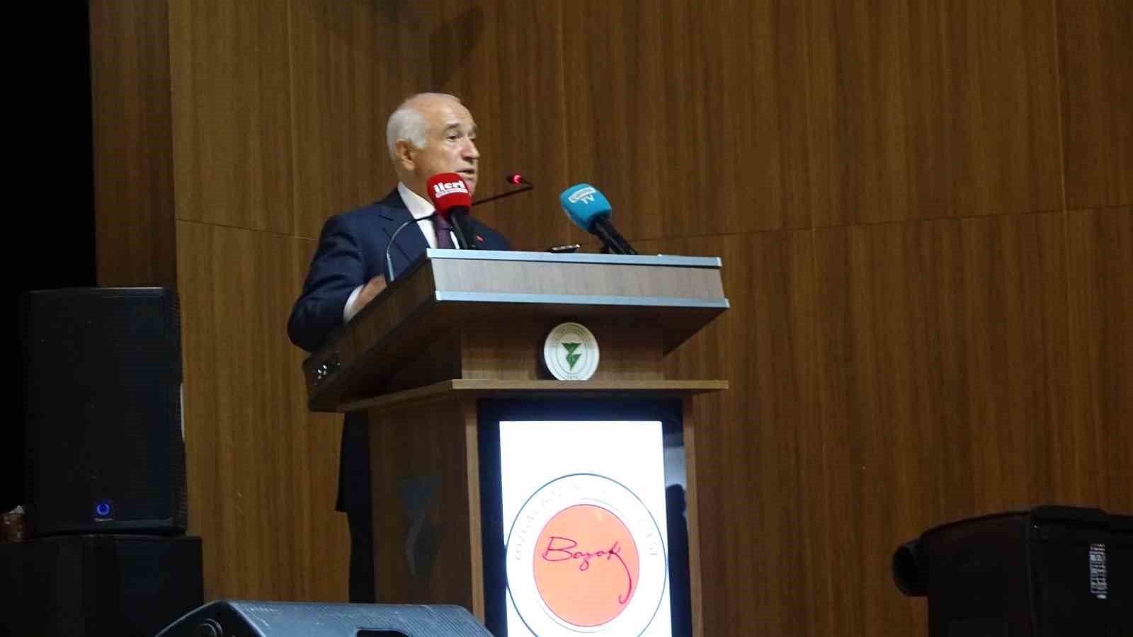 tbmm-eski-baskani-cemil-cicek-milli-mucadeleye-destek-veren-155-din-adamindan-4u-yozgatliydi-0-jpg