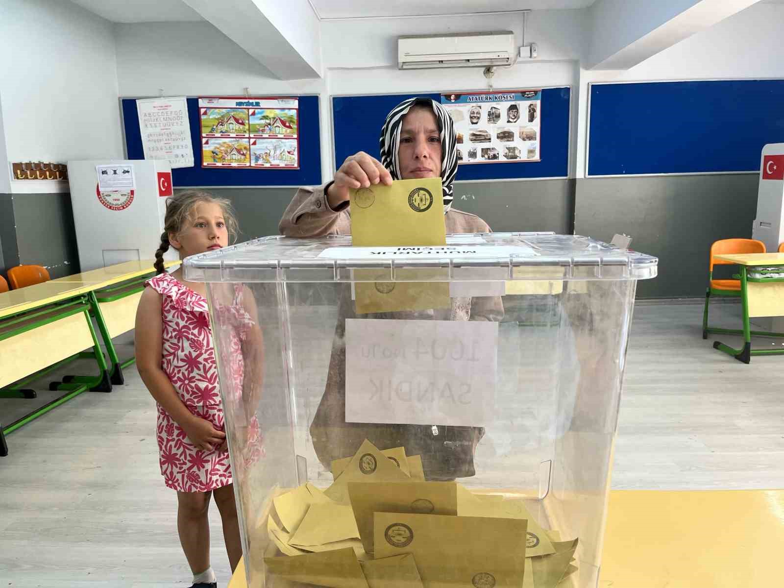 hatayda-muhtarin-vefati-nedeniyle-yeniden-muhtarlik-secimi-yapildi