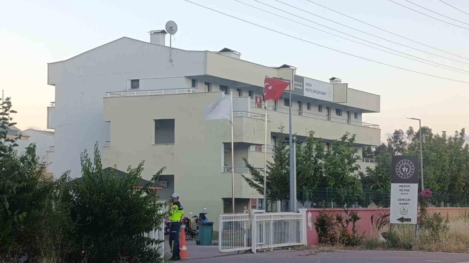 mersinde-kampta-denize-giren-2-ogrenci-hayatini-kaybetti
