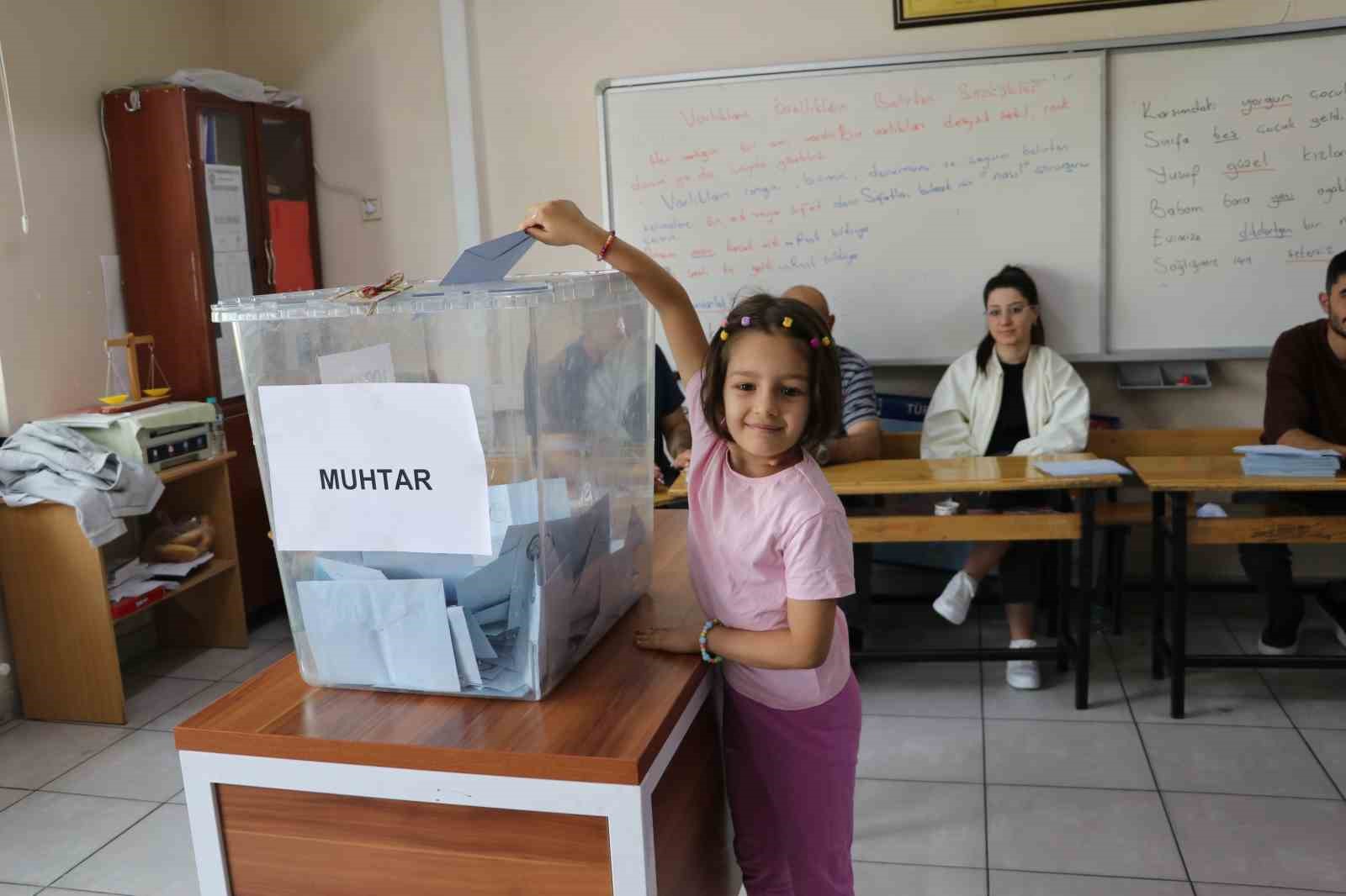 sivasta-muhtarlik-icin-yeniden-sandiga-gidildi