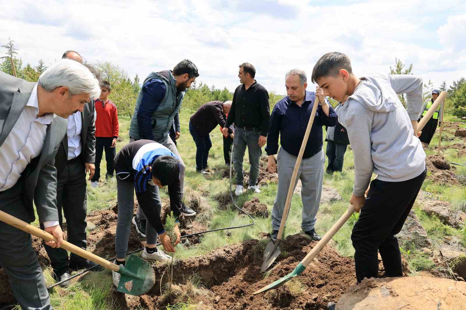 talasli-cocuklar-suleymanlida-gelecege-umut-fidani-dikti