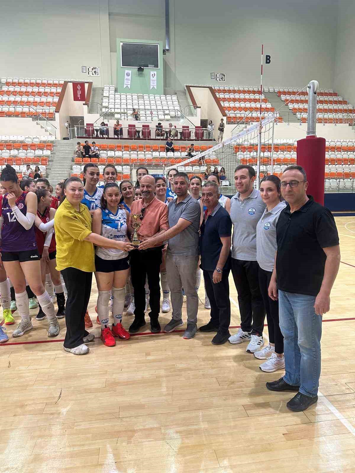 2-betul-coban-voleybol-turnuvasinda-sampiyon-merinos-spor-oldu