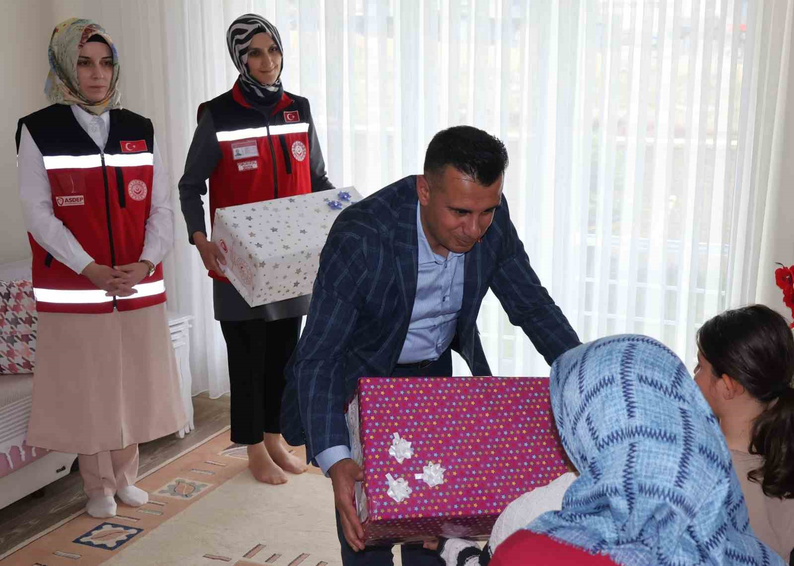 200-cocuga-bayram-hediyesi-bayram-oncesi-anlamli-destek
