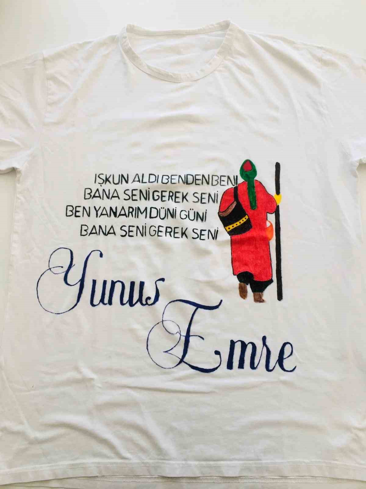 afyonkarahisarda-yunus-emrenin-turkcesi-tisortlere-tasindi