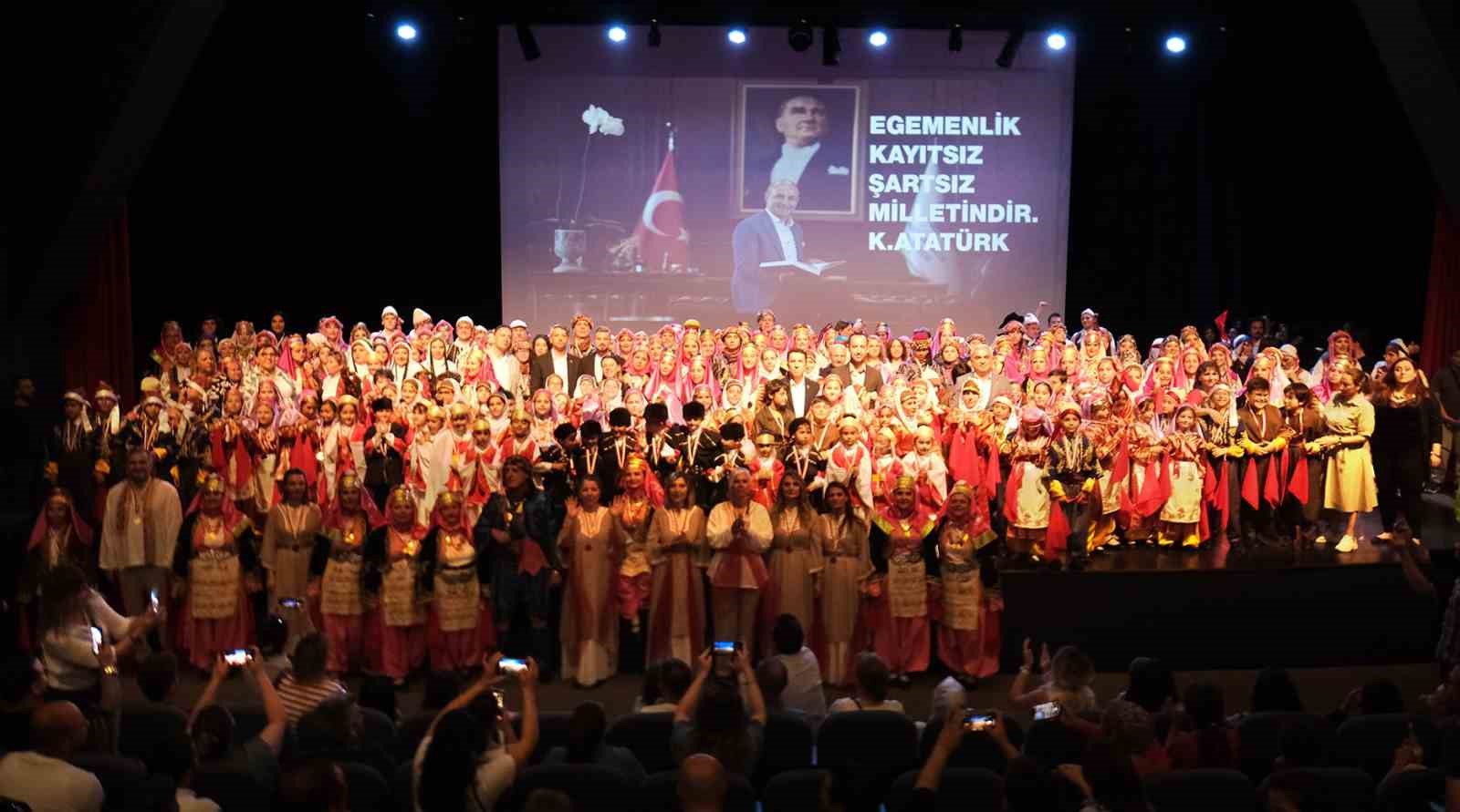 altinkopru-halk-danslari-toplulugu-yeteneklerini-sergiledi