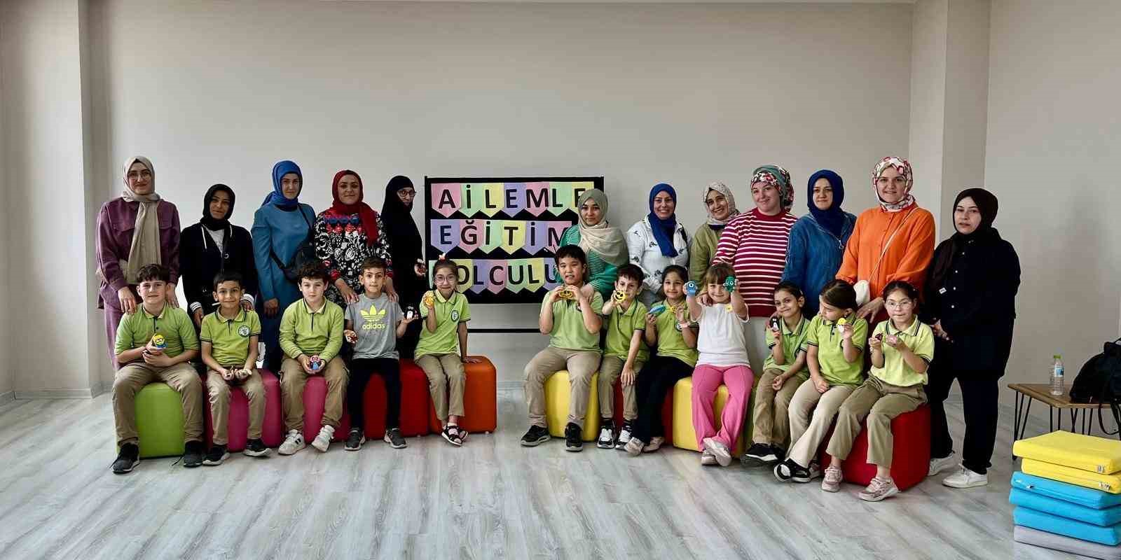 anneler-bu-sefer-okulda-cocuklariyla-ders-yapti