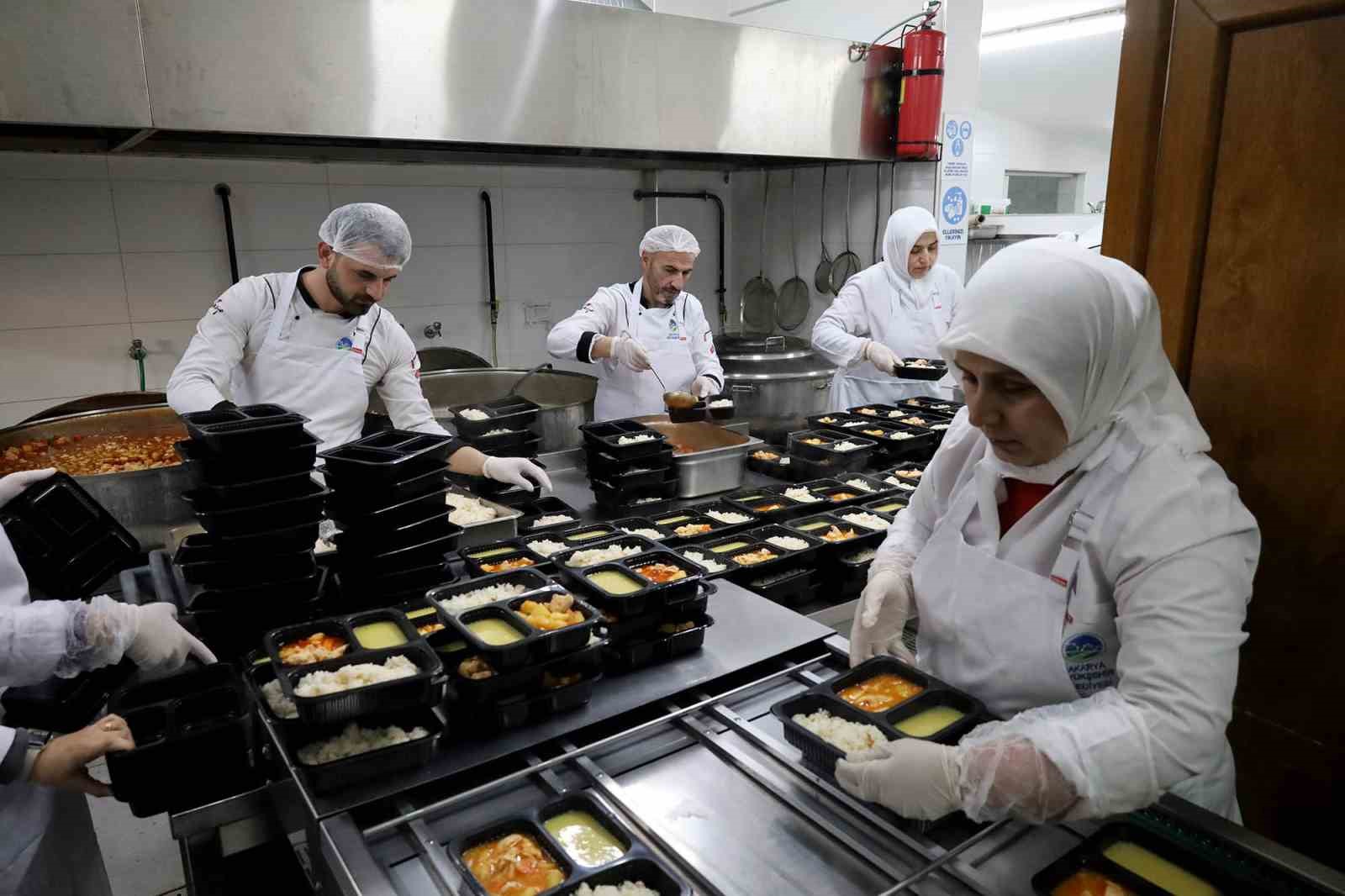 bayramin-bereketini-ihtiyac-sahiplerinin-sofrasina-ulastiracaklar