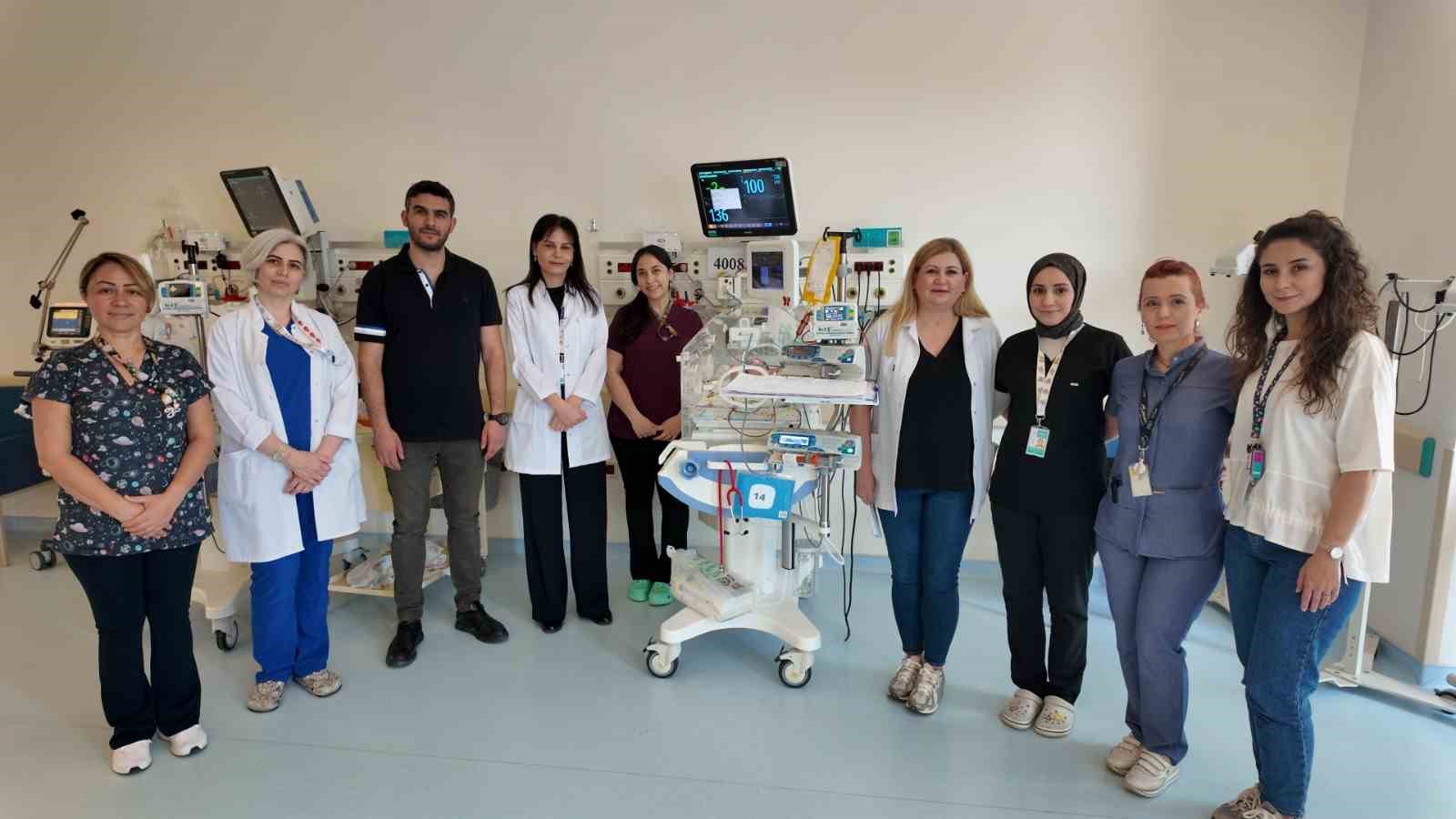 eskisehirde-yenidogan-bebekte-nadir-gorulen-ameliyat-basarisi