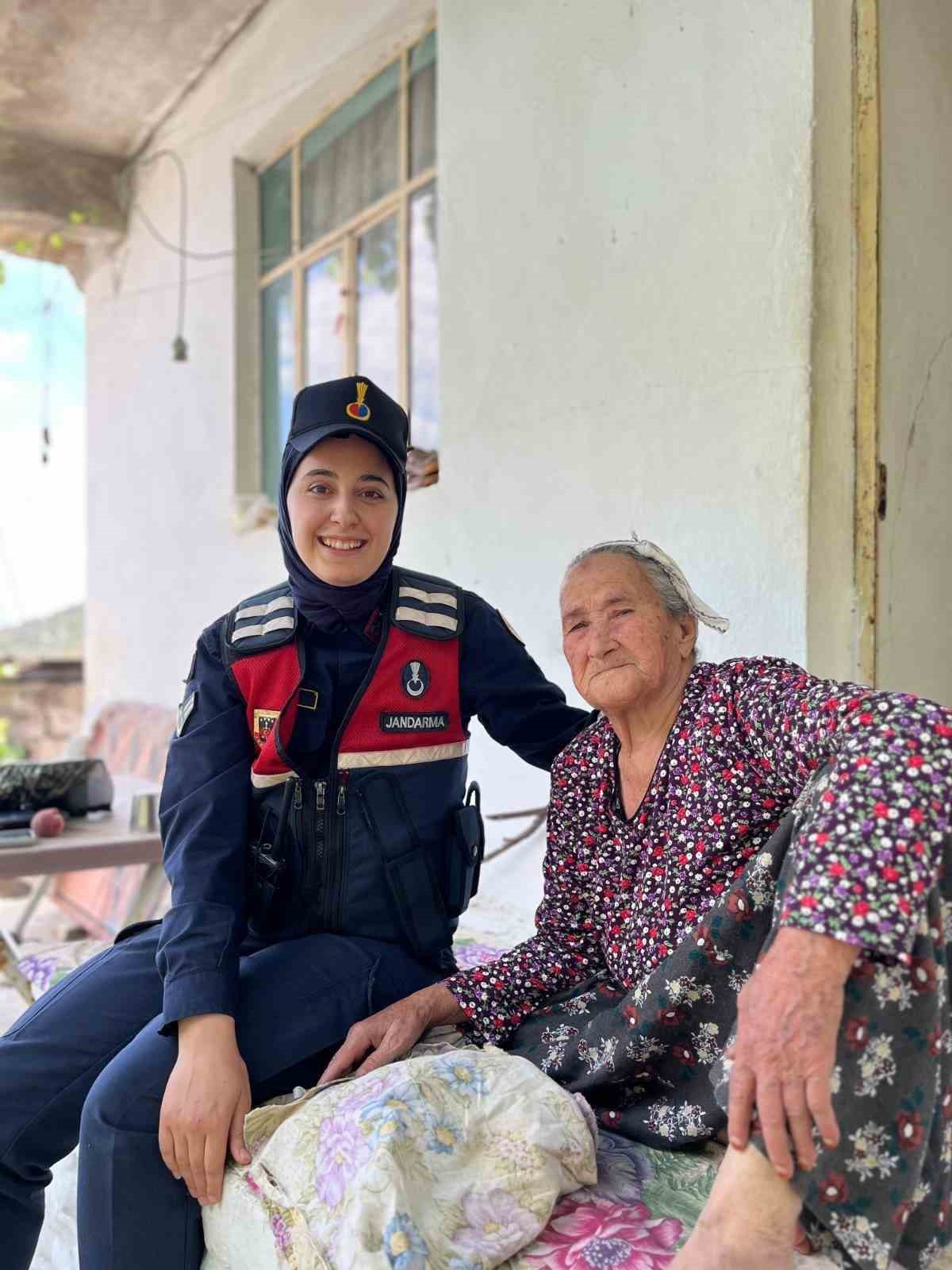 jandarma-yasli-cinarlari-unutmadi