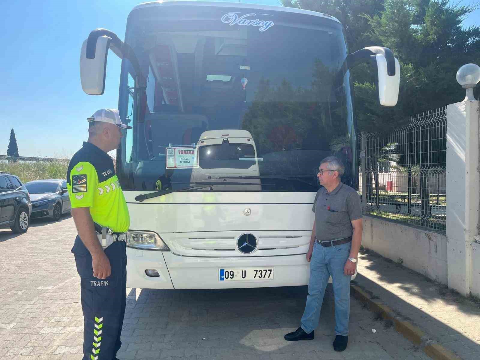 jandarmadan-gezi-otobuslerine-denetim