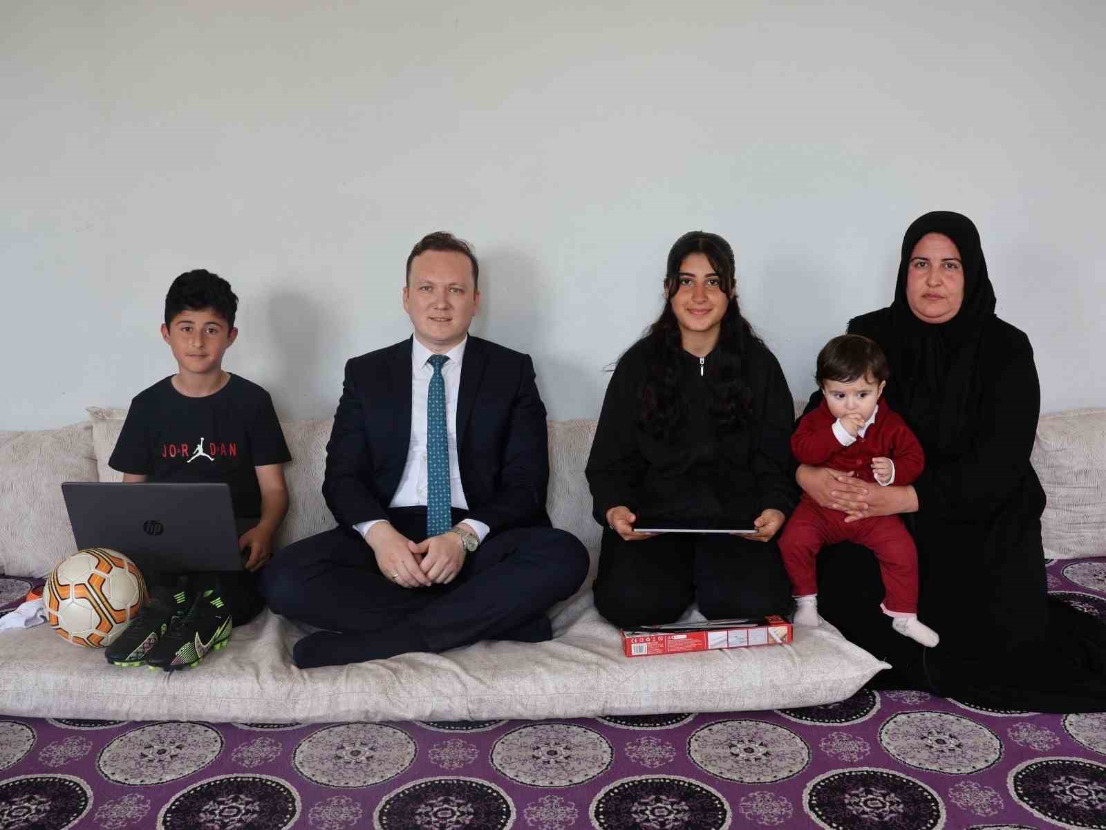 kaymakamdan-yureklere-dokunan-proje-miniklerin-dilekleri-gercek-oldu
