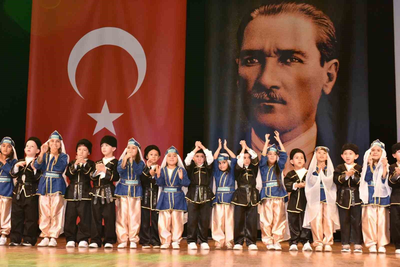 kepezin-kreslerinde-mezuniyet-heyecani-yasandi