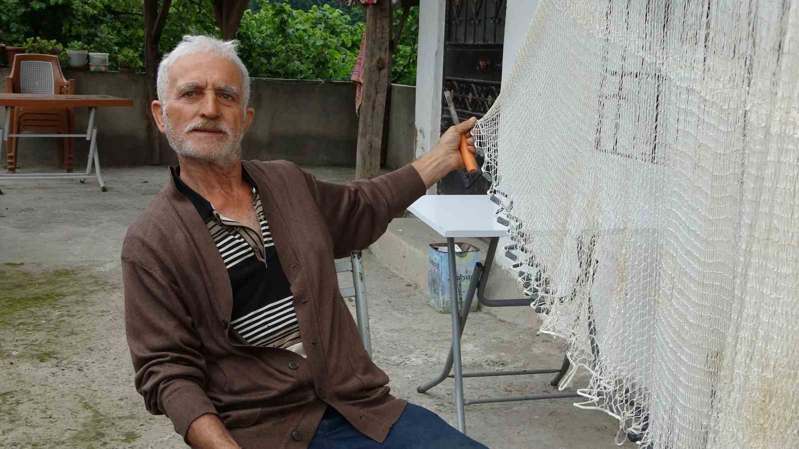 koyunlari-otlatirken-ogrendi-61-yildir-balik-agi-oruyor