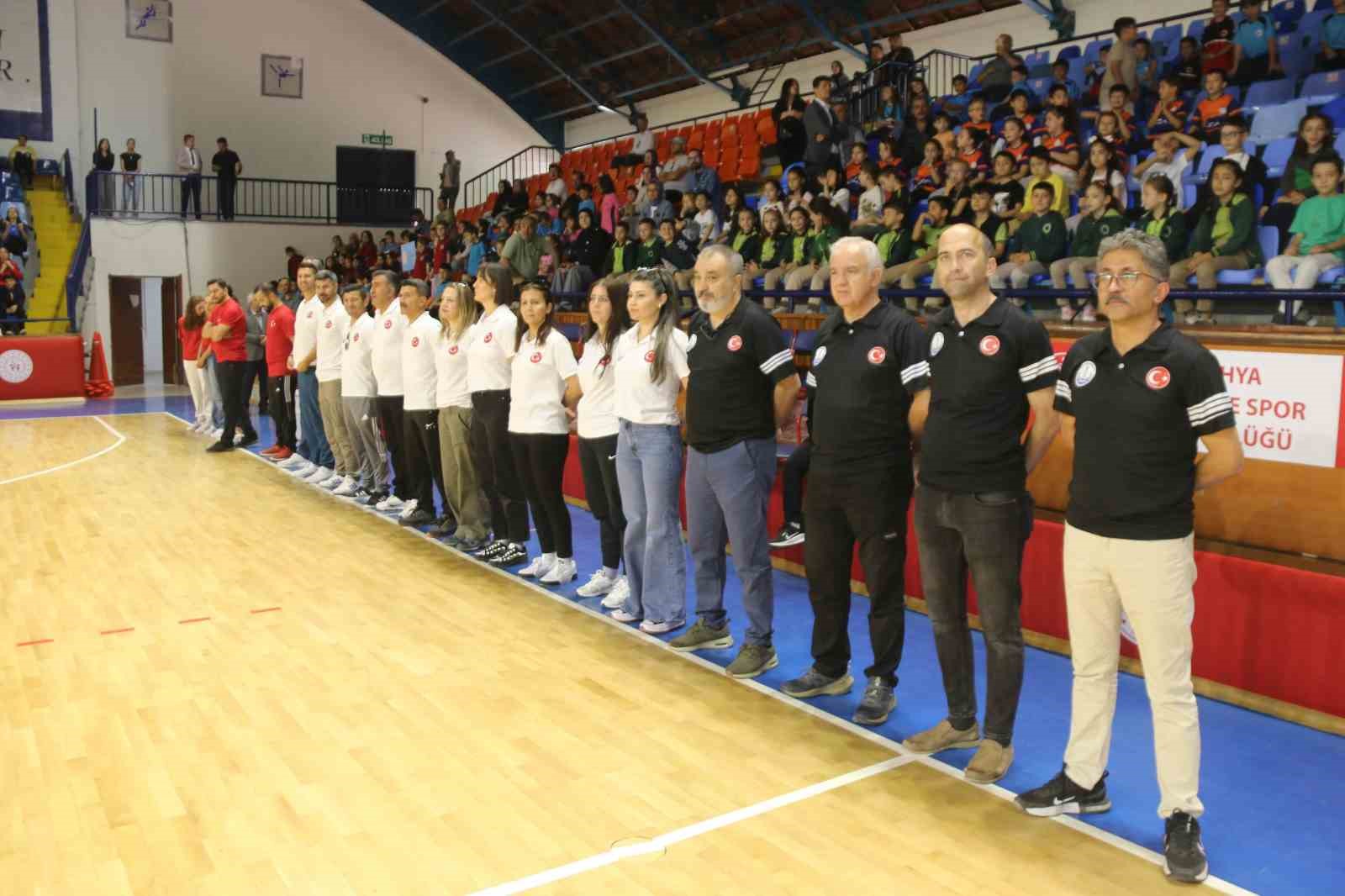 kutahyada-geleneksel-cocuk-oyunlari-ve-spor-senligi