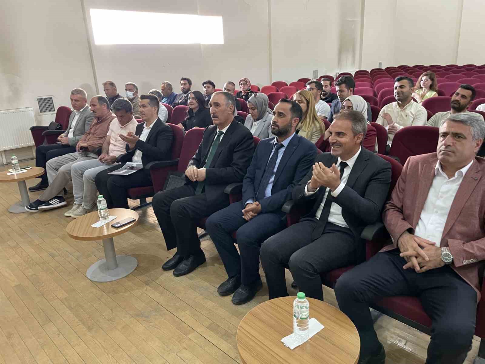 malazgirtte-yilsonu-degerlendirme-toplantisi-yapildi