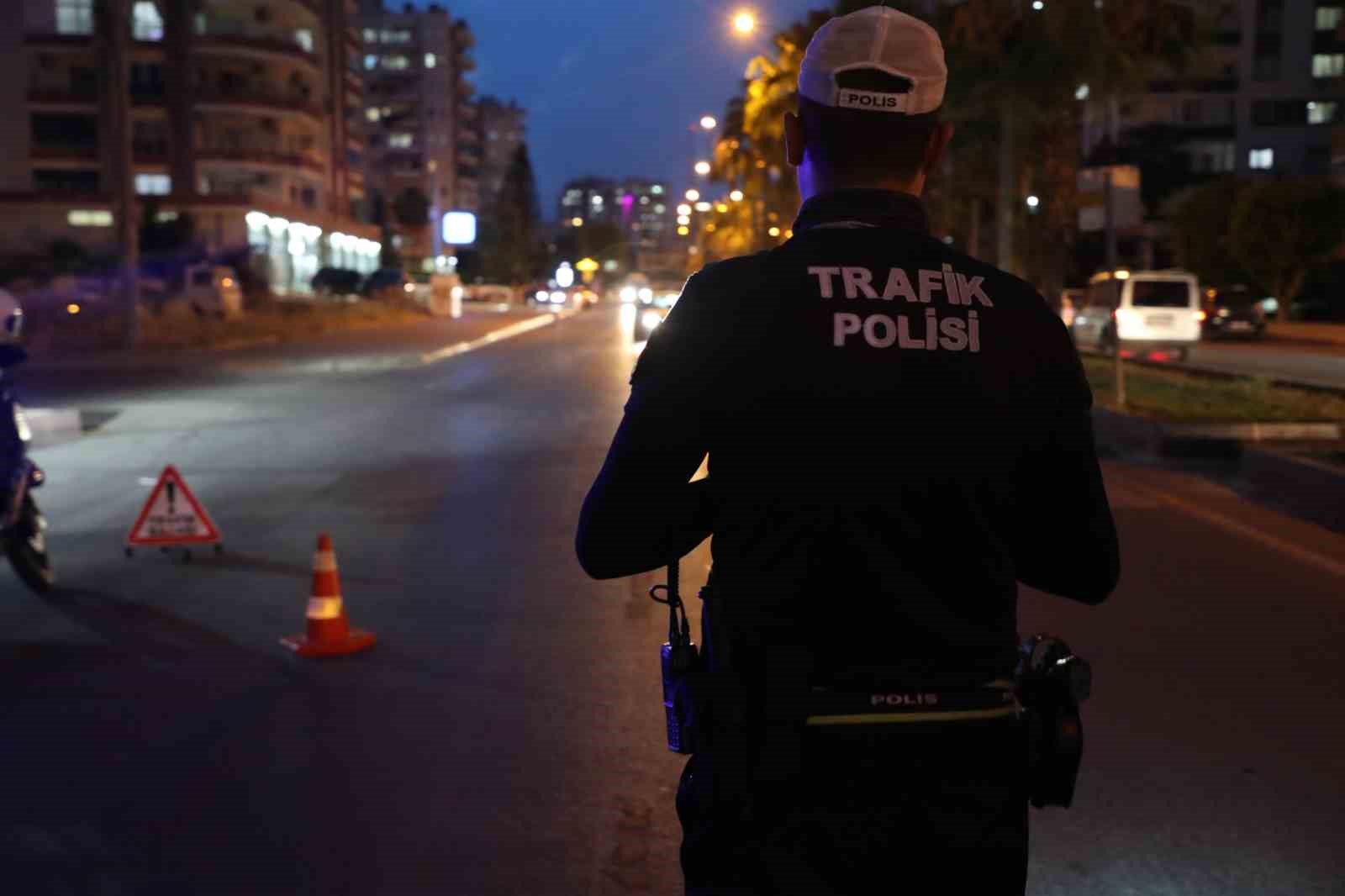 mersinde-binlerce-motosiklet-denetlendi-yuzlercesi-trafikten-men-edildi